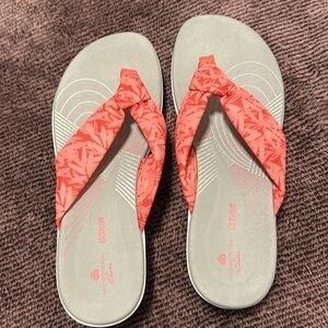NEW never worn Clark’s sandals